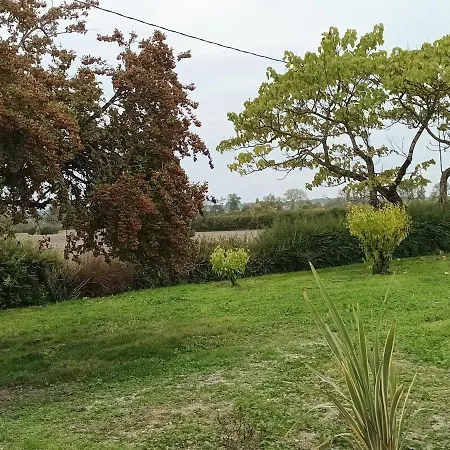 Comfortable 2 Bedroom Close To Jonzac